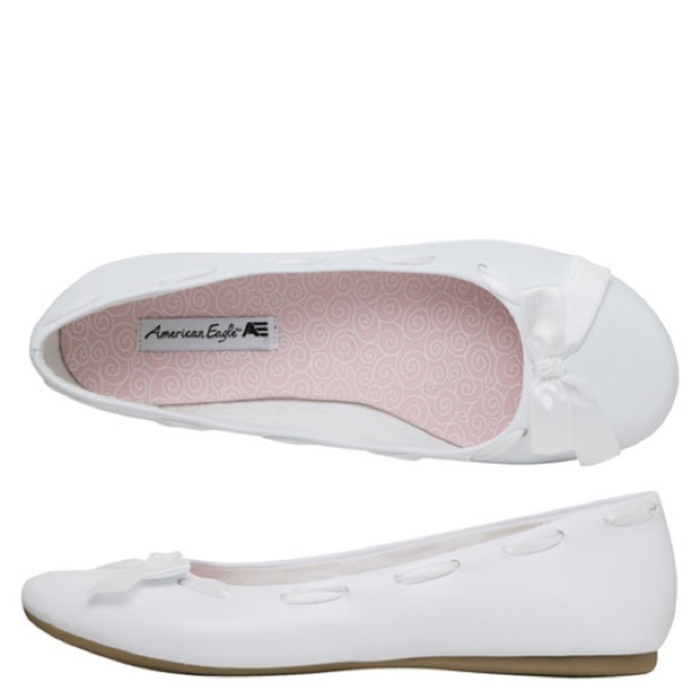 ISO: American Eagle Bow Flats Millie (ANY COLOR)